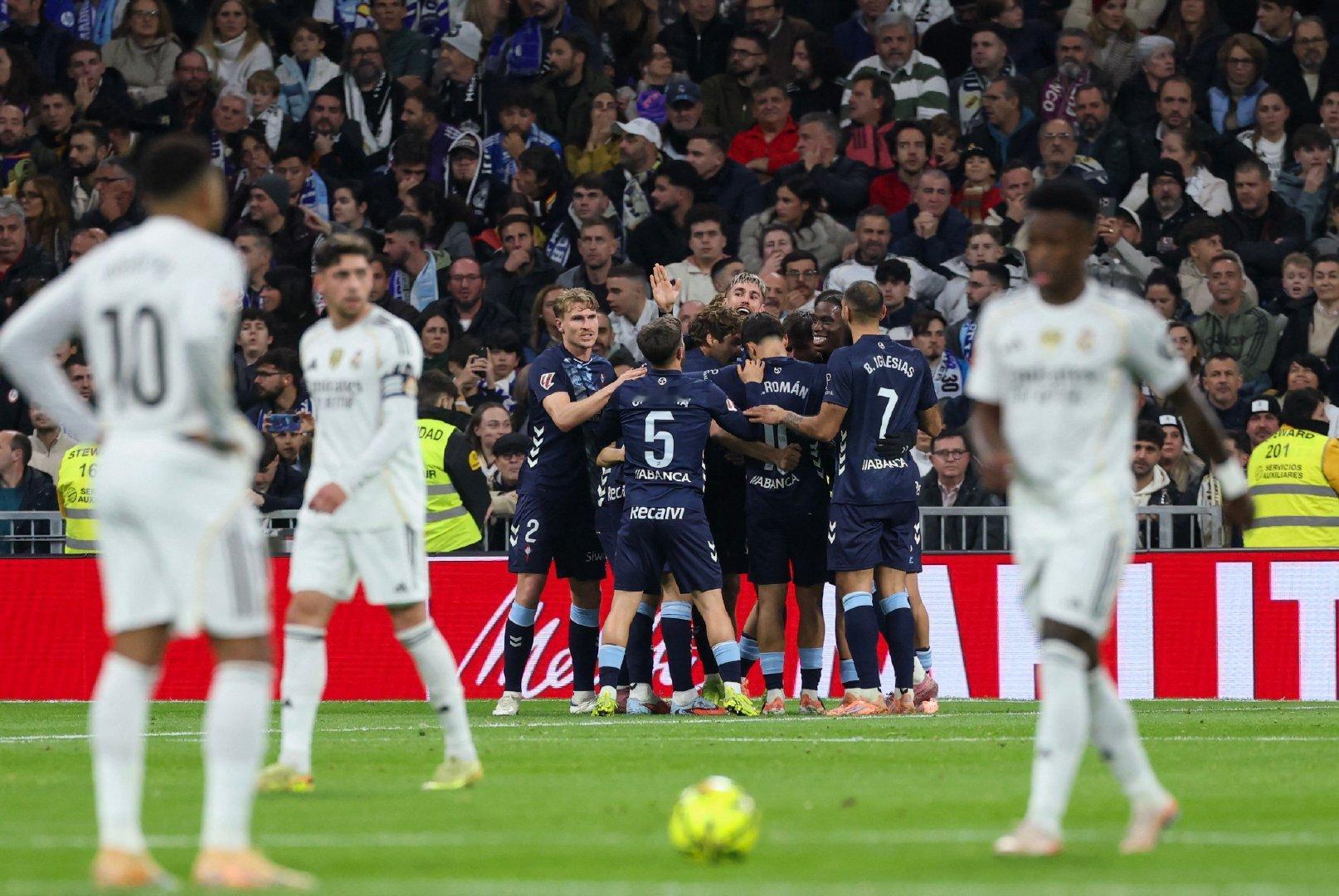 外堆博主：皇马落后巴萨4分，失去了主动权，现在只能等着巴萨犯错。看看球队在西班牙