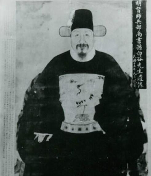 他活捉高迎祥打残李自成，却被崇祯亲手绞杀孙传庭死在潼关城头，47岁。浑身