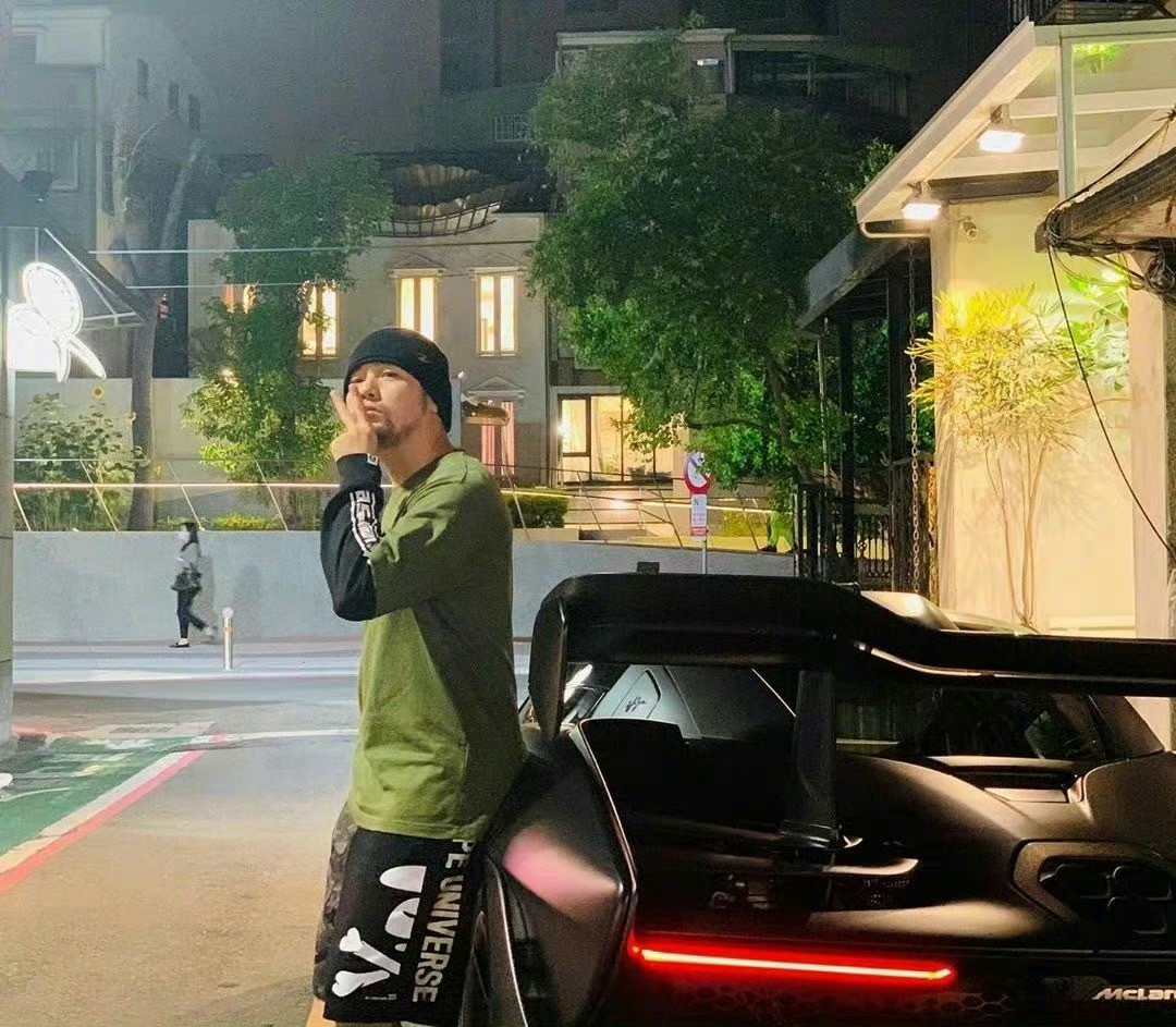 愿点赞的你们都能开上豪车[比心]​​​​