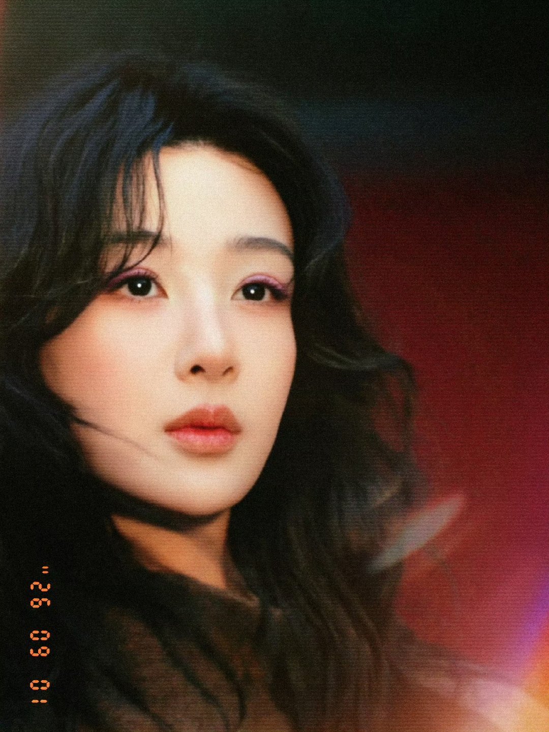 杨紫杨紫yz杨紫董竹君生活或许会有困顿和局限，依旧祝你绽放成玫瑰，迎来丰