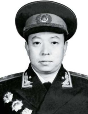 天津解放后，开国中将梁必业问守备司令陈长捷，我们把天津围得水泄不通，你怎么不往海