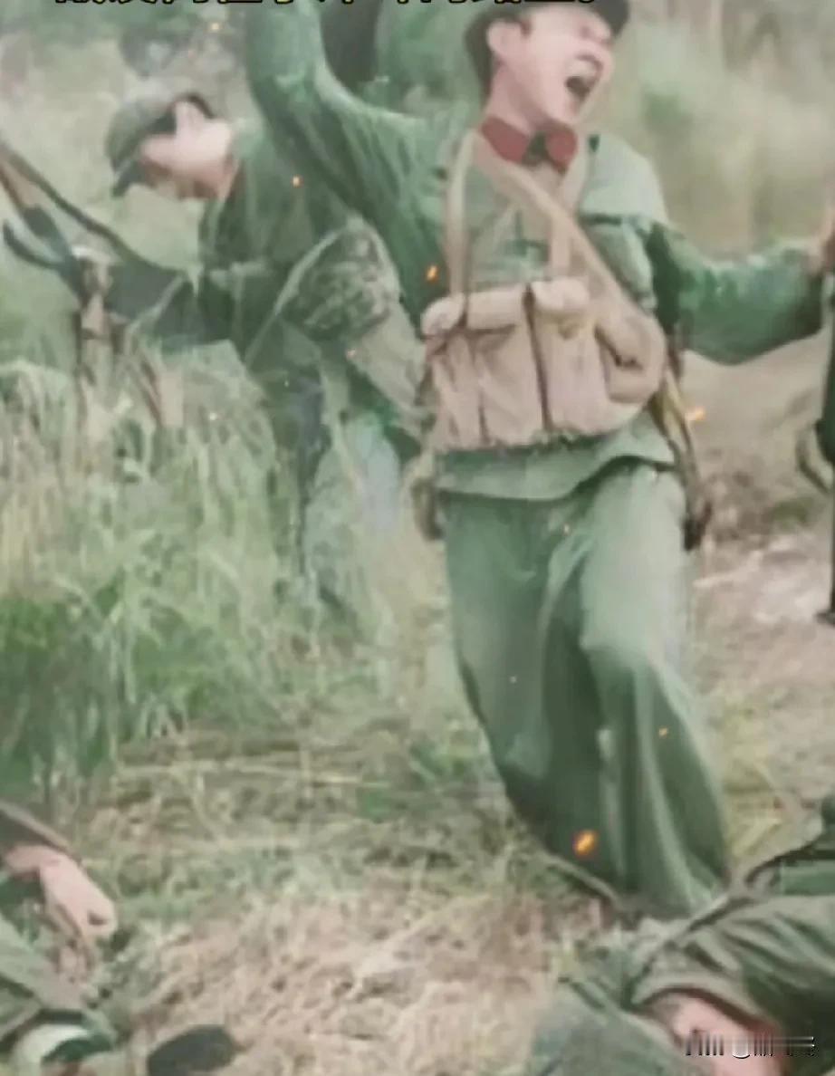这是战地记者拍下的真实画面！老山前线，一名名战士倒在了冲锋的路上，这一幕让人震