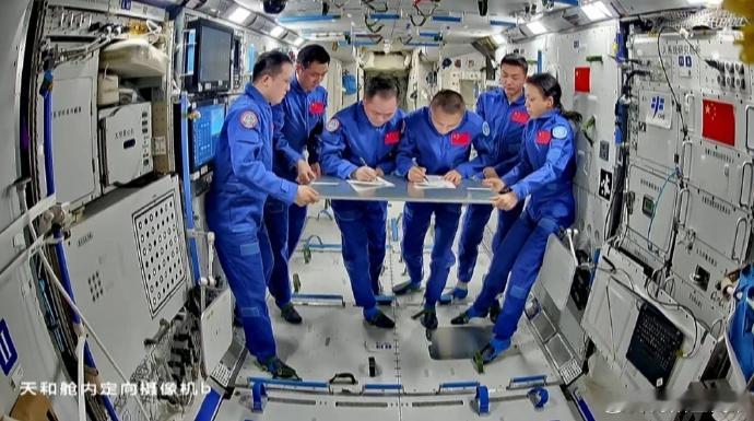 神21航天员将乘神22飞船回地球神21神23交接空间站钥匙先声明一点，空间站钥匙