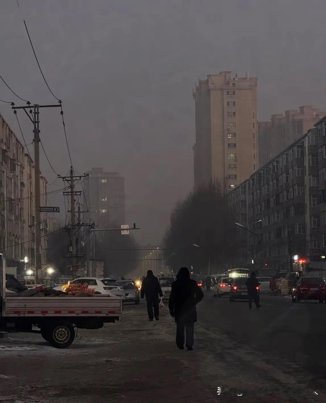 我认真跟大家说个事儿！从今天到1月20号，能不出门就尽量别出门了！眼下各地已经开