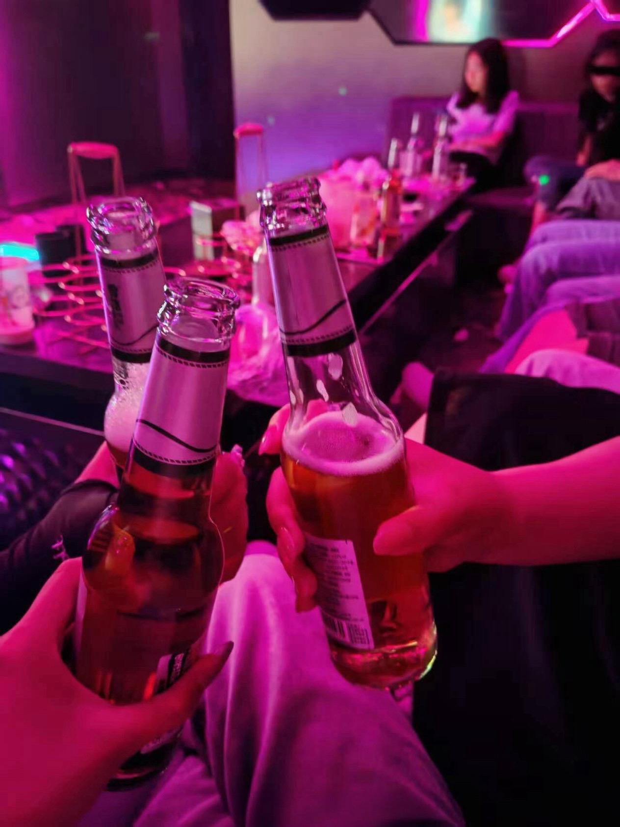 不知道大家有没有发现一个有意思的现象：南方夜场的女性从业者，年龄集中在26-36