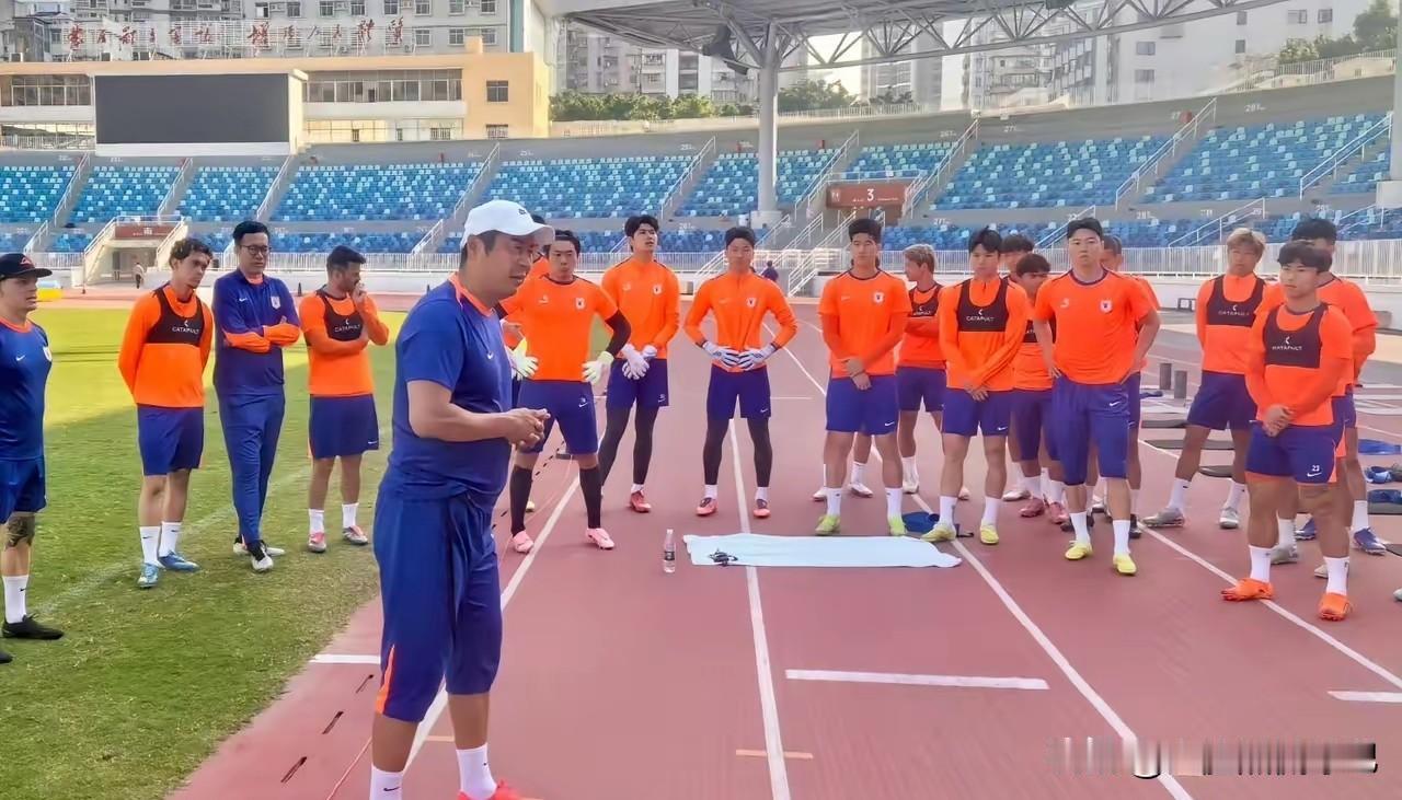 泰山开始第二阶段的冬训，刘彬彬&吴兴涵缺席。这两天一直传言刘彬彬&吴兴涵打包加