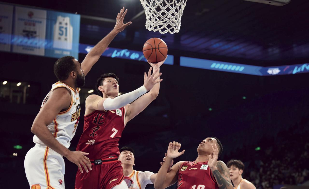 曾凡博正式加盟NBA篮网队？这不，就有外媒直接报道：中国球员、北京队前锋曾凡博和