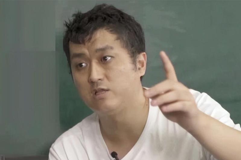 八年前，硬刚郭德纲依附姜昆的相声博士，如今境遇令人唏嘘   李宏烨是