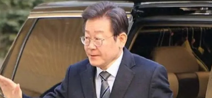 李在明已经确定不来“九三”阅兵。背后两大因素是关键，我们要看透李在明。文在寅