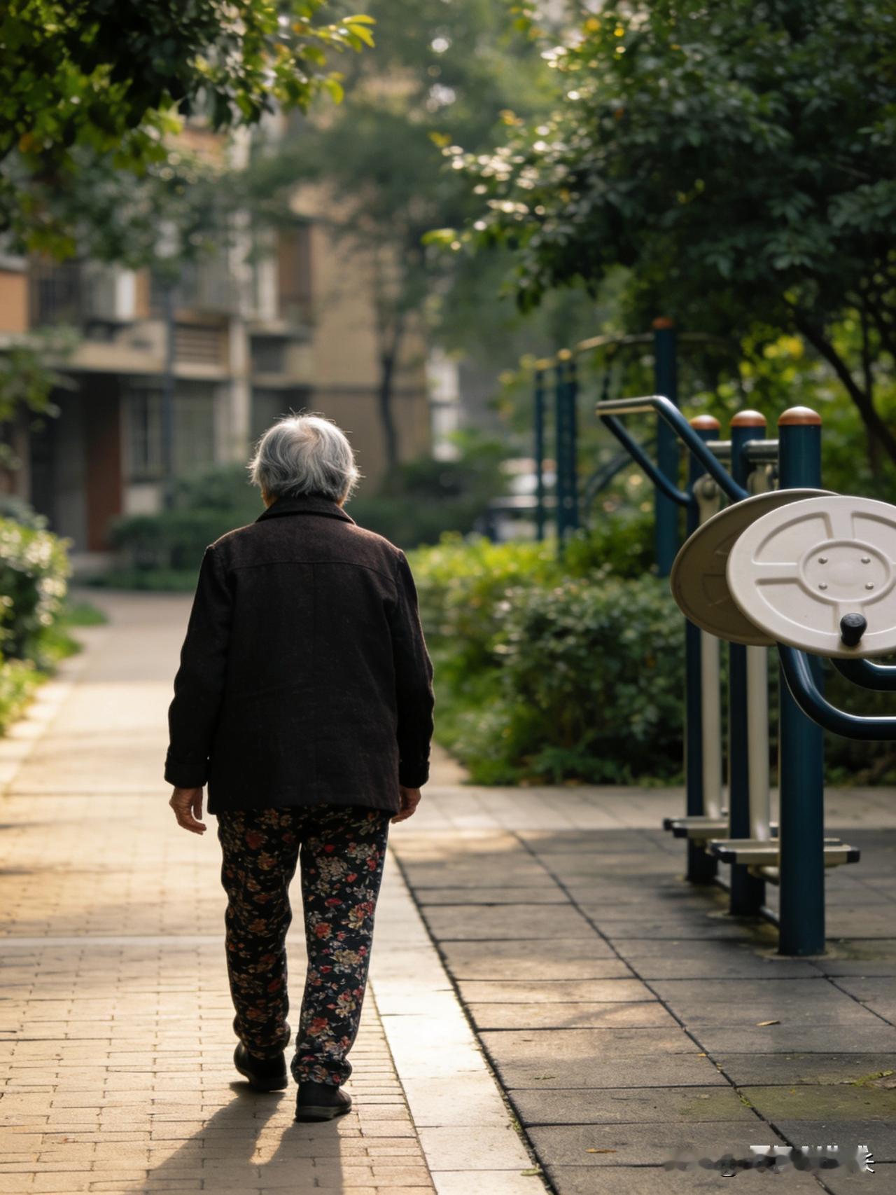 有的妈妈天天喊病，活到90；有的妈妈从不喊累，67岁就走了真的太扎心了！听