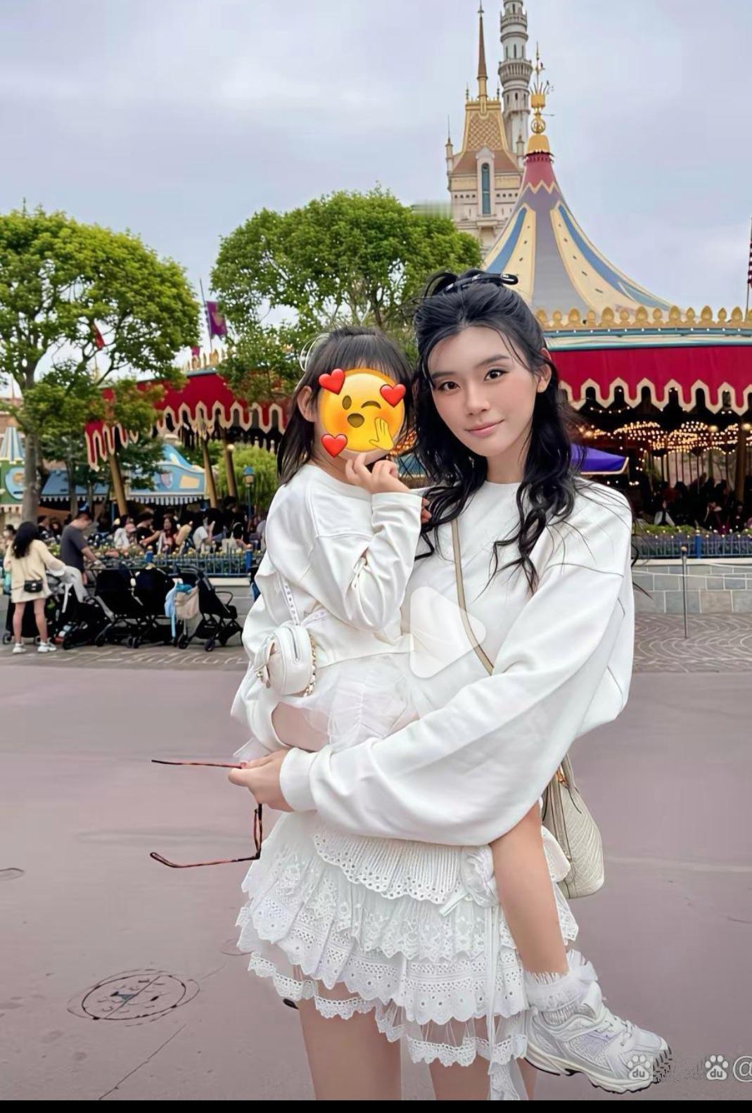 奚梦瑶太好看了，她和何猷君的女儿一定很漂亮。强强结合嘛。