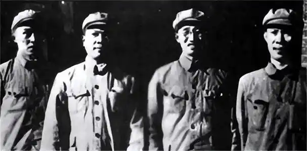 跟随徐向前最久的开国上将是谁？不是许世友，不是陈锡联。他们在红四方面军中是徐向前