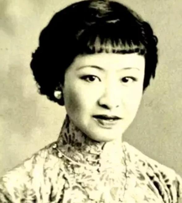 1981年的夏天，马未都找溥仪皇帝的妹妹“三格格”鉴赏极品官窑，希望她帮忙掌掌眼