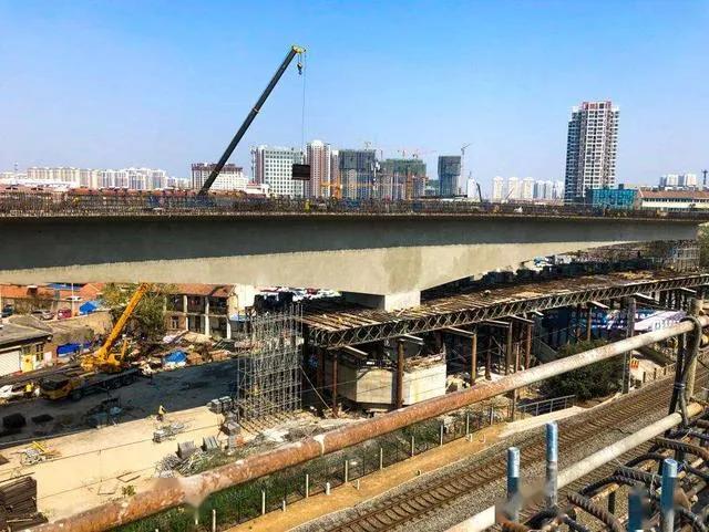 上海外环西段提升工程北起桃浦路，南到莘朱路，全长18.1公里，跨过嘉定、长宁、闵