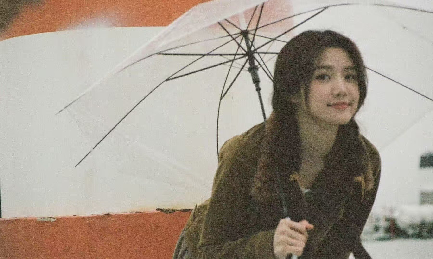 卢昱晓卢雨晓卢昱晓走到哪里哪里就下雨台偶女主“卢雨晓”