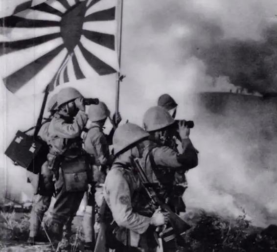 你敢信吗？日本原本根本没打算1937年全面侵华。石原莞尔定的计划是，用25