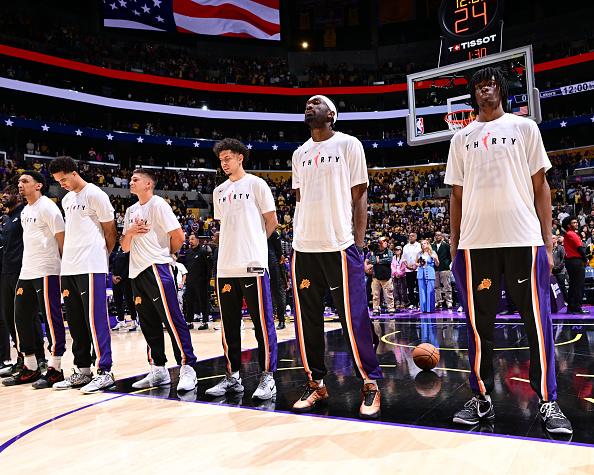 据NBA记者NoahRubin报道，太阳队已向马克·威廉姆斯和科比·布里亚开出
