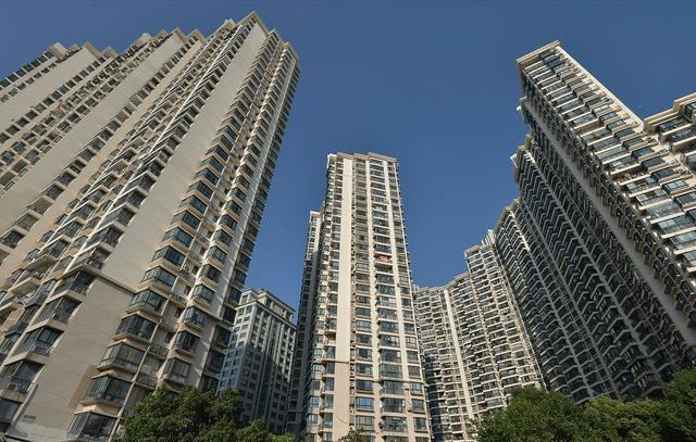 中国第一代高层住宅进入“中年期”！房龄20年，麻烦才刚刚开始。过去二十多年，