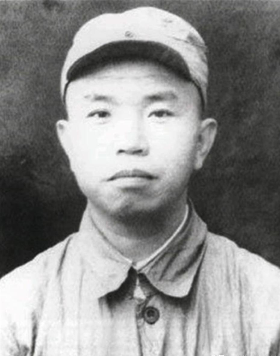 1936年，王树声带8名战士夜宿时，被骆驼队包围。战士们想拼命，谁料，他竟说：“