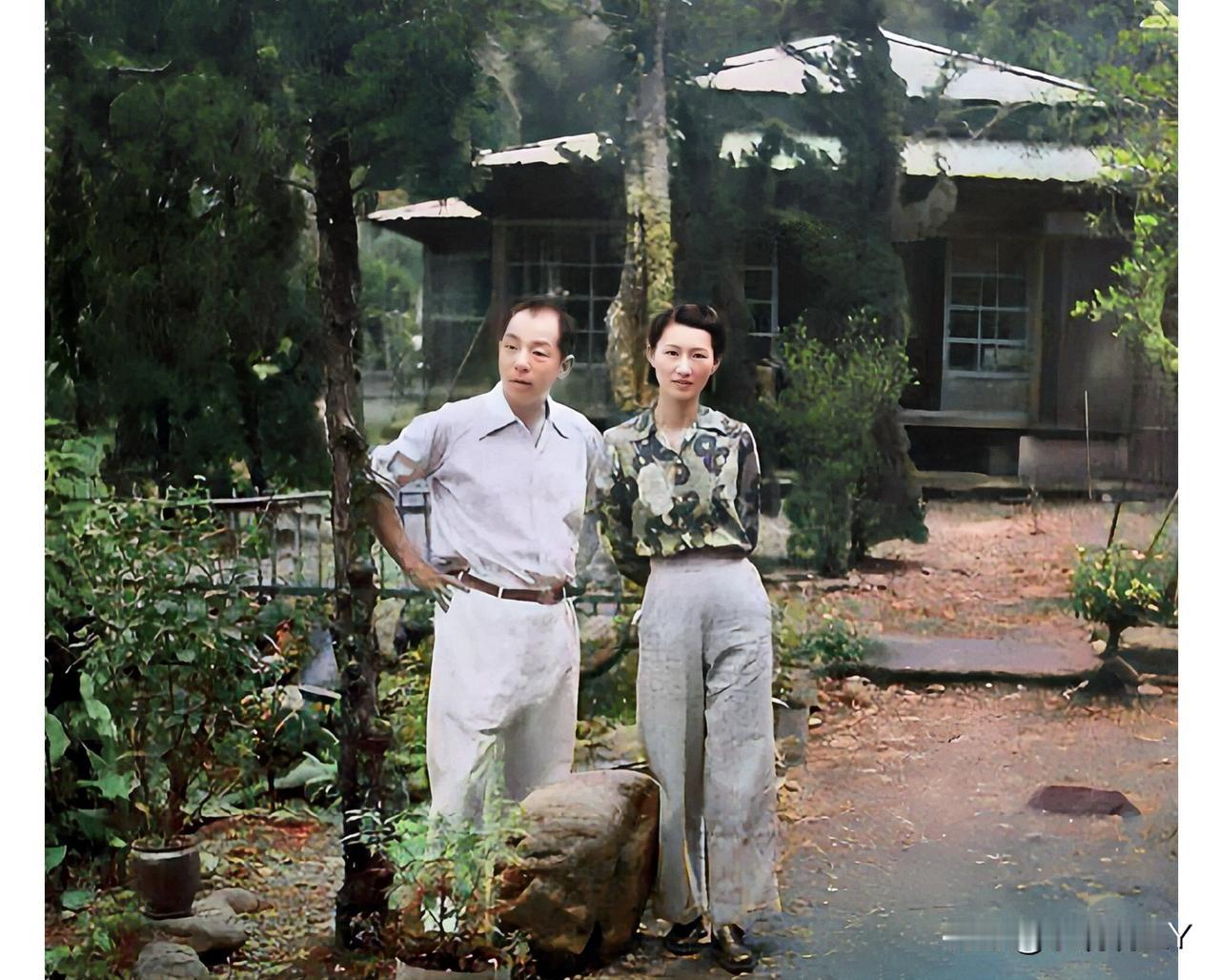 这才是张学良和赵四小姐软禁在台湾期间的真实貌相，大家看看呗！这可不是演戏，也绝非