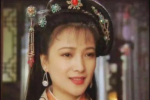 她带走的不是生命，是半个古典中国的侧影。唯一演全四大名著的女人，昨晚熄灯了。