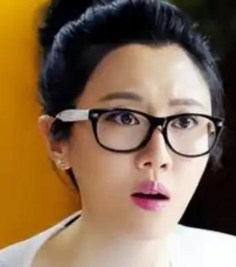 英如镝又一次开火，这次对准宋丹丹。温柔儿媳王博谷，瞬间炸了。巴图忍了太久。