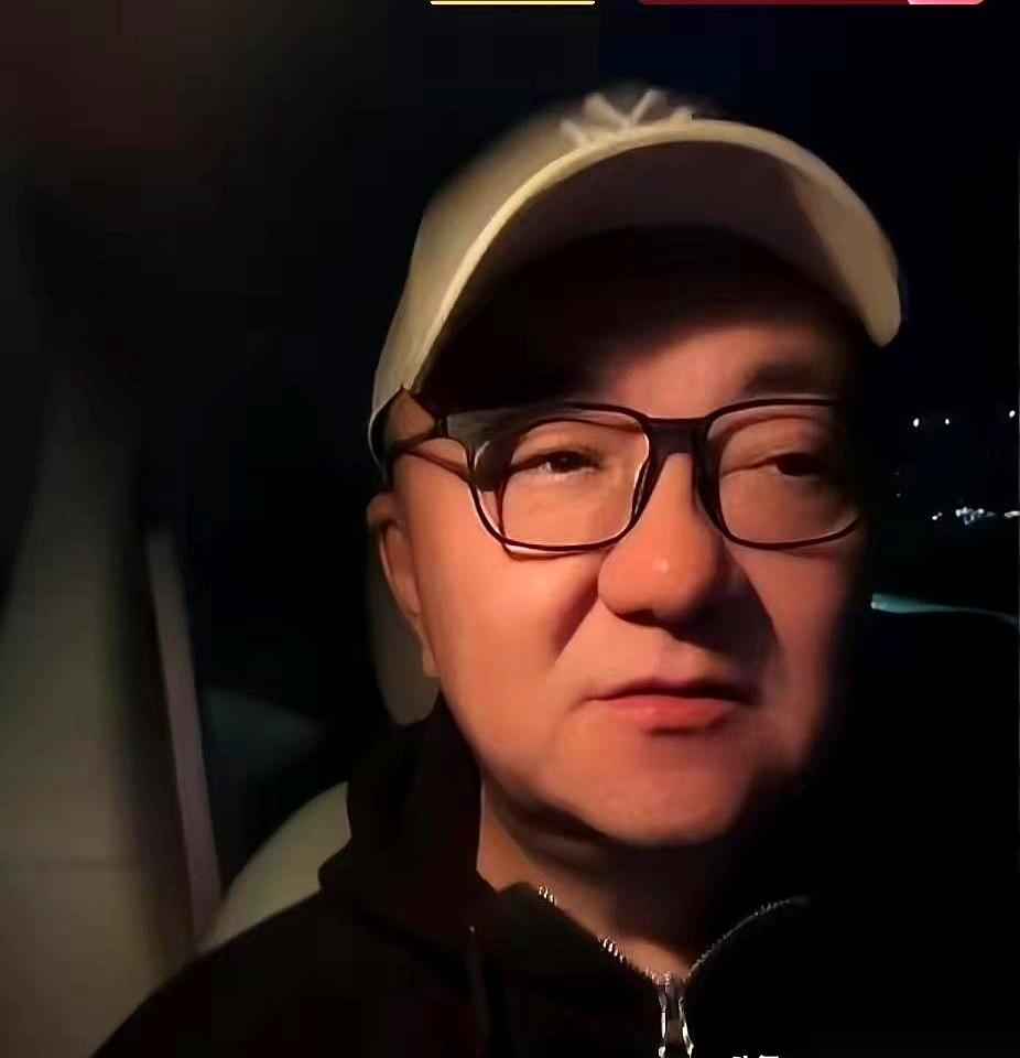 董路那帮“足球小将”，终究还是没能一步登天去欧洲。听说要去重庆了，跟铜梁龙合作