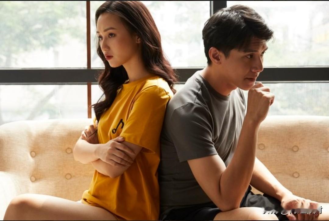 有位女性后悔了，她说，她跟老公是因为爱情走进的婚姻，本来小日子过得挺不错的，但是