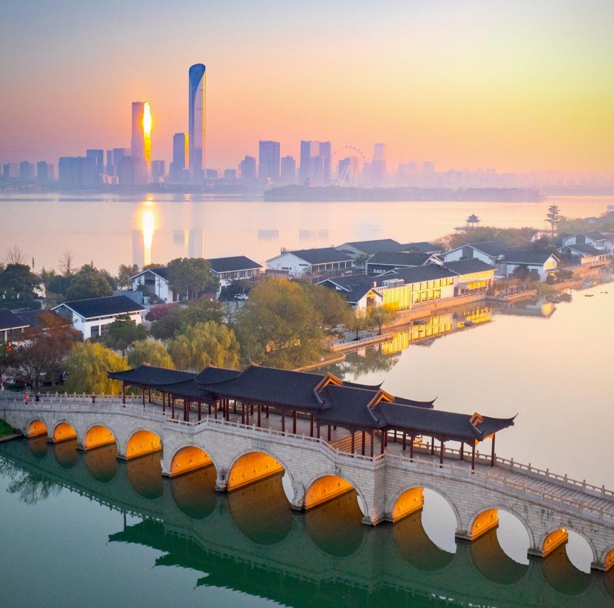 广东今年1季度34950亿元，增量1422亿元，增速4.6%；江苏今年1季度增速