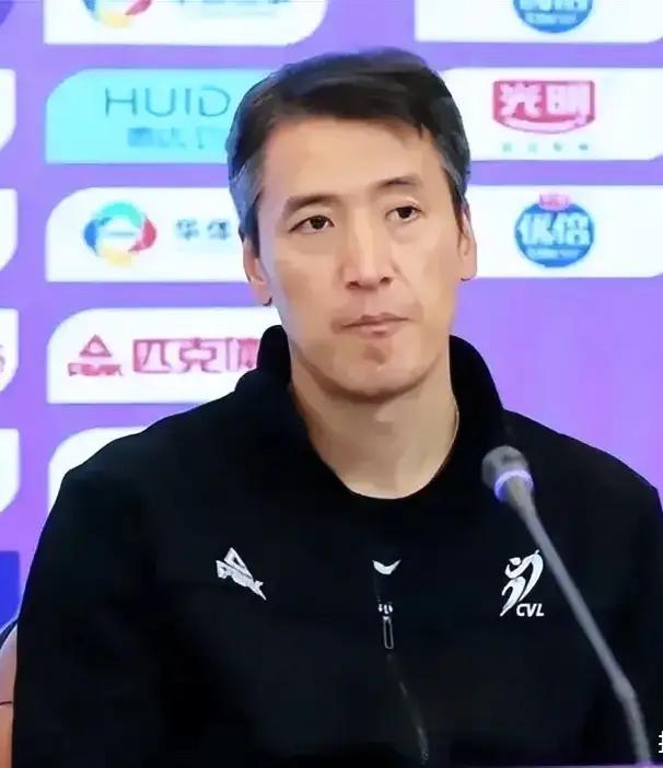 如果中国女排主教练“下课”后，谁最适合接替赵勇？1、施海荣：适合指