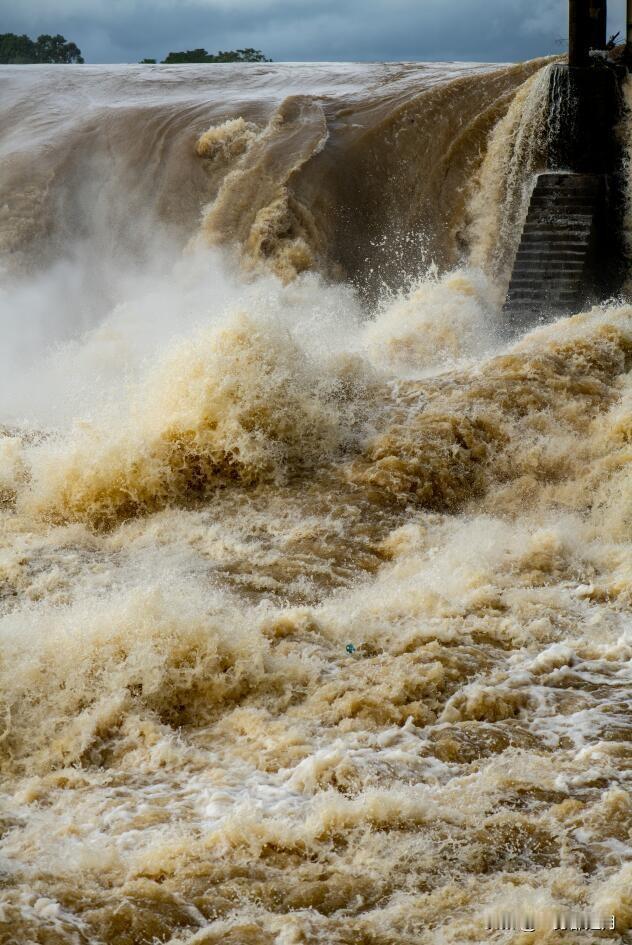 央妈再出手点评福建永安在建抽水坝涉嫌偷工减料，质量严重不过关问题只有守牢责