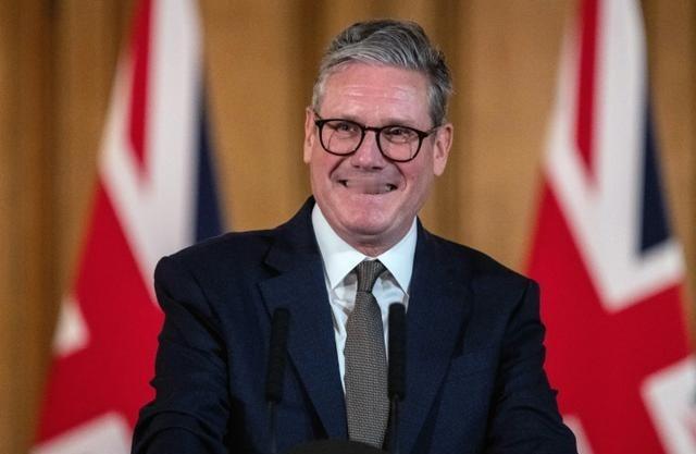 英国首相斯塔默当着全世界的面，说了一句大实话：当今世界就三个主角，美国、欧盟、中