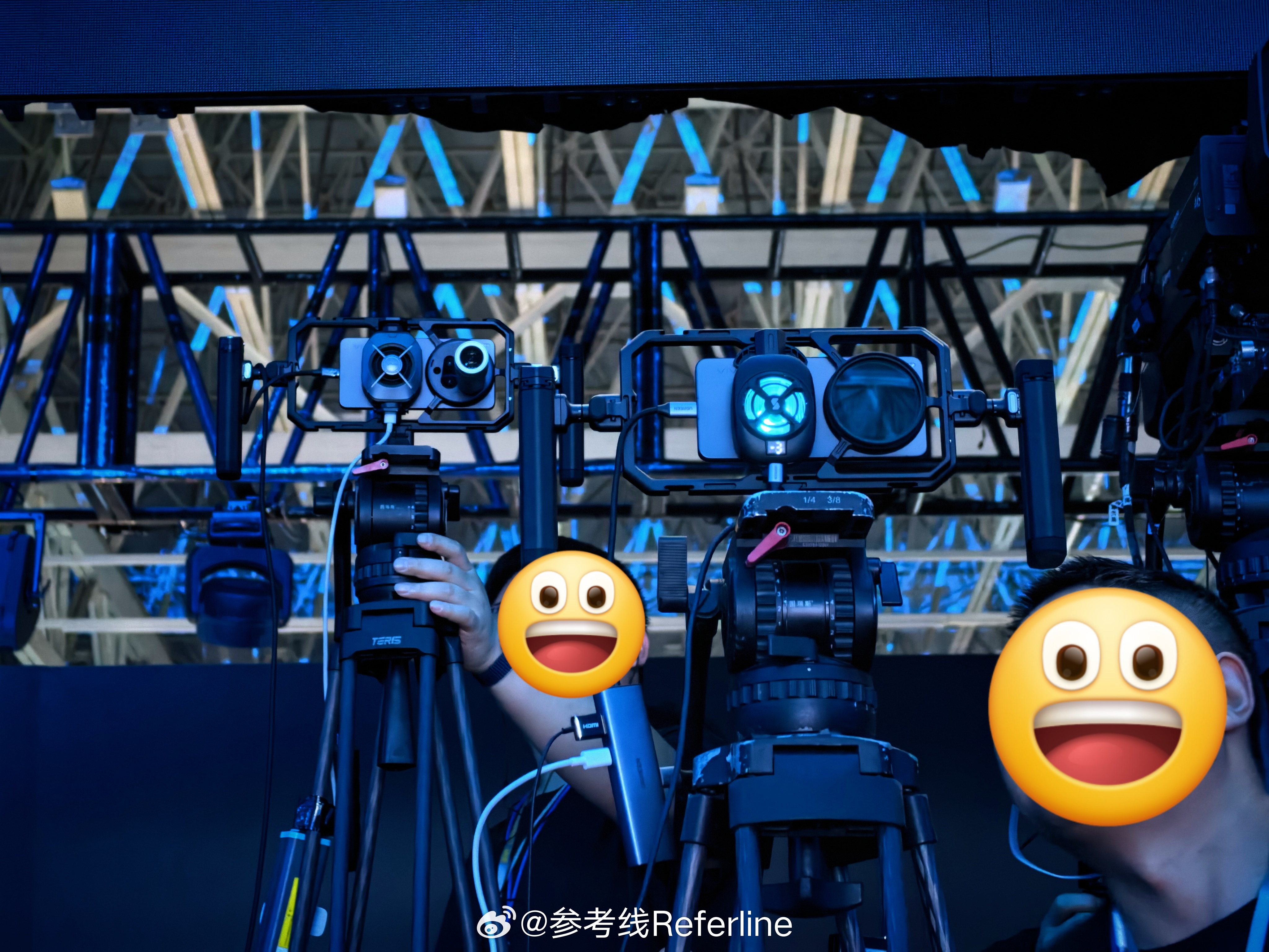 vivo真的有在用手机在做发布会直播，看看这是什么手机？vivoX300U