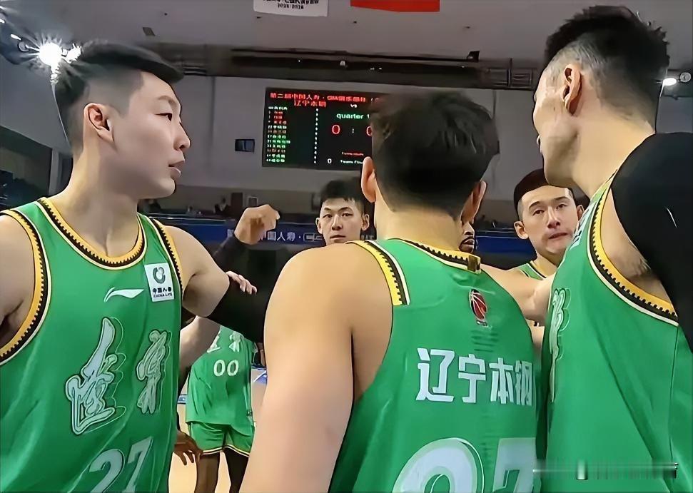 清晨刚起床，传来了辽篮客战天津队的新消息，首发阵容出炉，转播平台确定。辽篮新赛