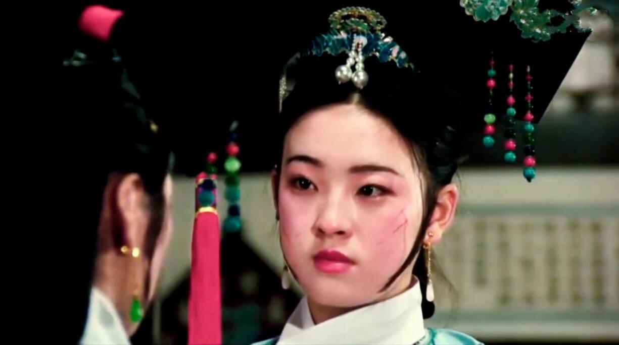 同治皇帝暴死后，皇后阿鲁特氏被慈禧下令囚禁，不许送食物。阿鲁特氏向父亲崇琦写信求