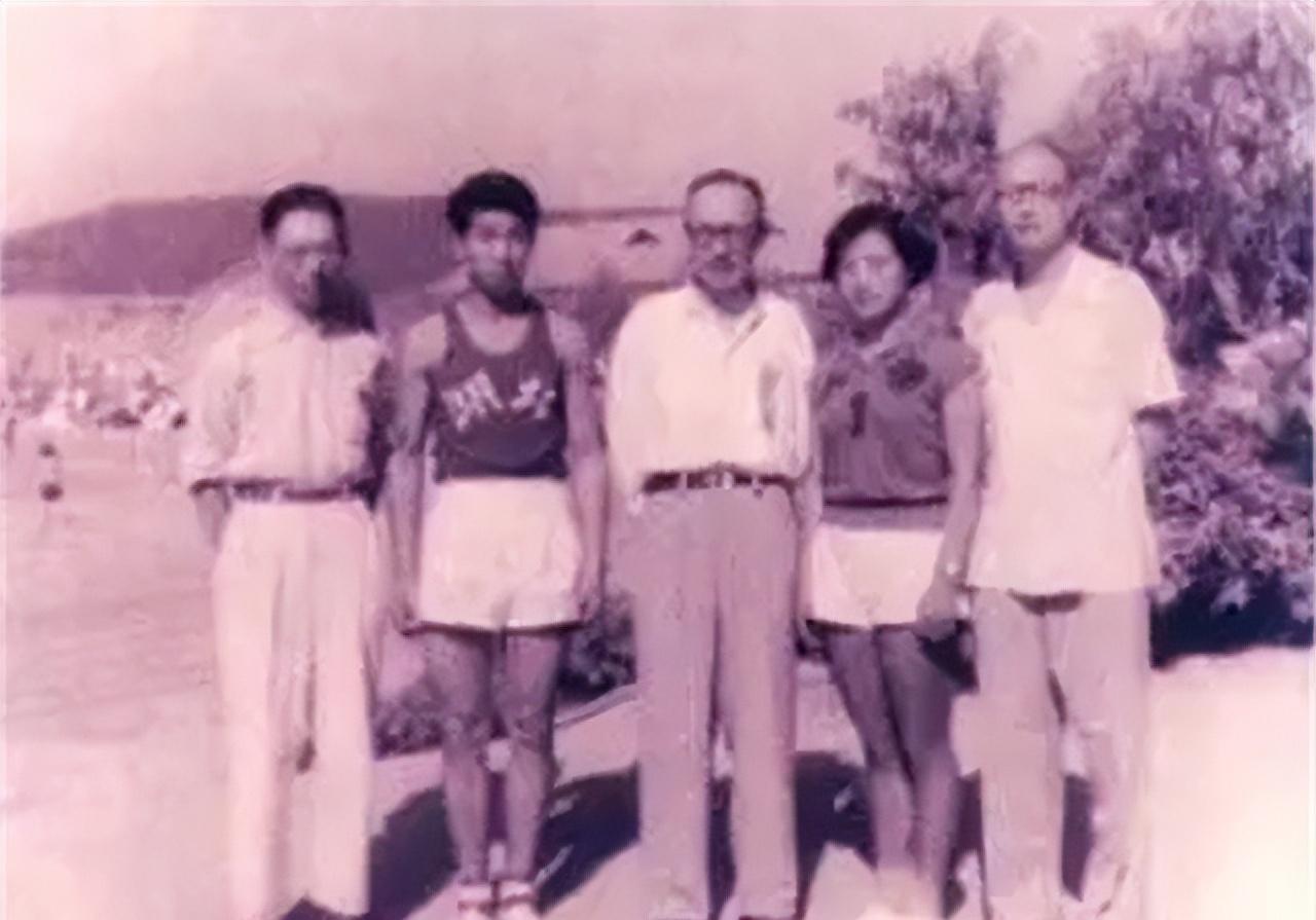 2013年6月20日，一则令人悲痛的消息传出：原武汉大学测绘学院党委书记，毛主席