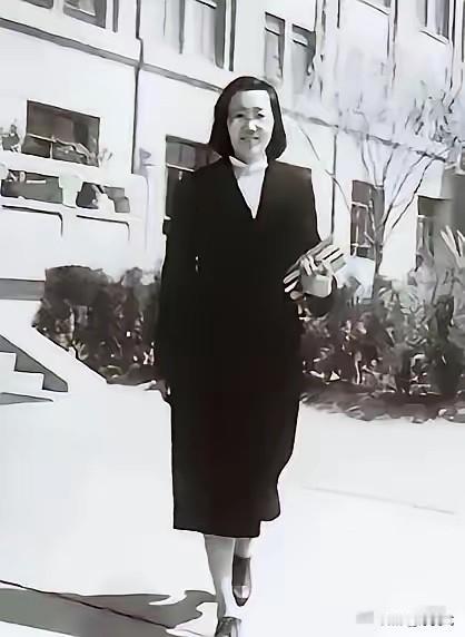 1961年，北大才女王承书吃完饭后，像往常一样去了实验室。谁知这一走，却像人间蒸