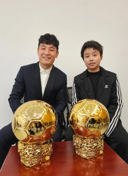 武    磊——生涯获得7枚冠军荣誉；张琳芃——生涯获得20枚冠军荣誉；