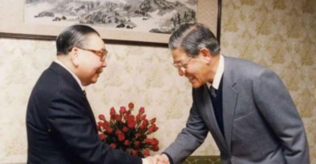 有人说李登辉这么明显的涉日背景，为什么还能得到蒋经国信任？只能说，大家不要被宣传