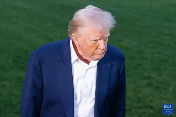 看到中国放下台湾“修理”日本后，特朗普明显慌了，连忙签署了“台湾保证法”，很显然