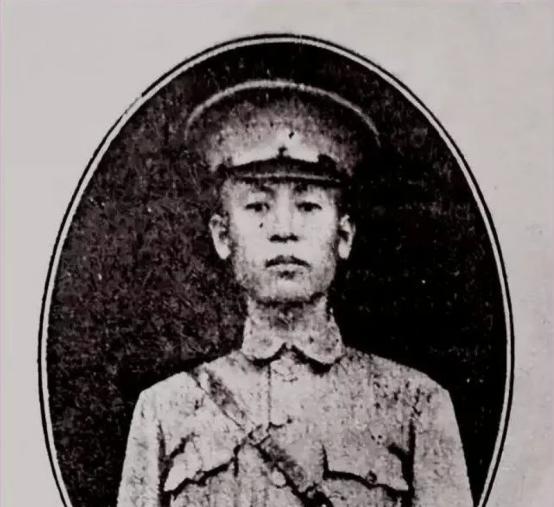 1938年徐州，日军30万精锐将60万国军死死困住，眼看插翅难飞，李宗仁几乎绝望