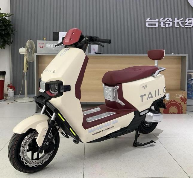 台铃苍穹电动车，选择钠电池还是传统锂电买电动车还在纠结选锂电？台铃苍穹搭载的