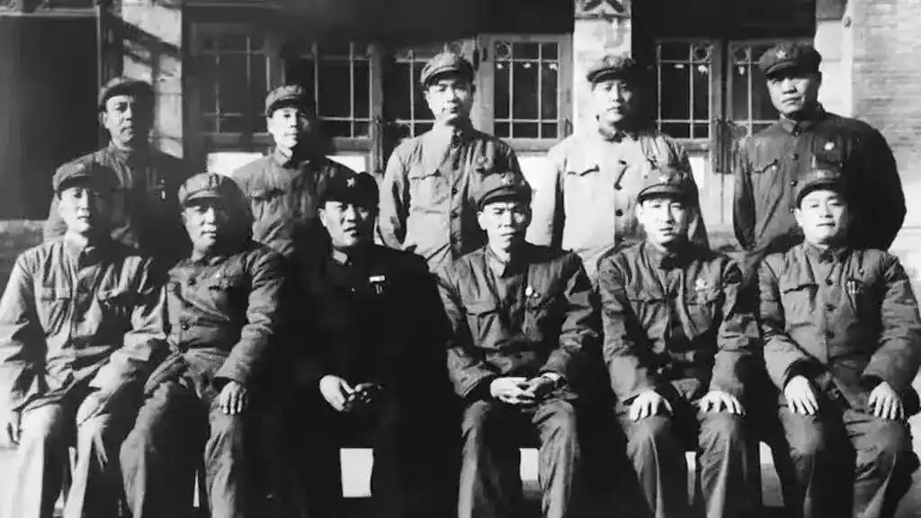 梁兴初被平反后赴京,叶帅给出2个选择任他选,梁:我一个也不选