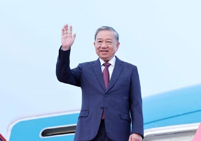 10月9日，苏林抵达平壤了，现场接待仪式还挺高画面中，苏林一个人抵达平壤的，没