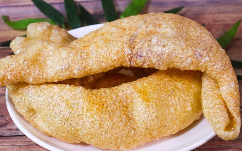 猪皮被热议！医生提醒：高血压人群常吃猪皮，或出现这3个改变猪皮最近成了不少人