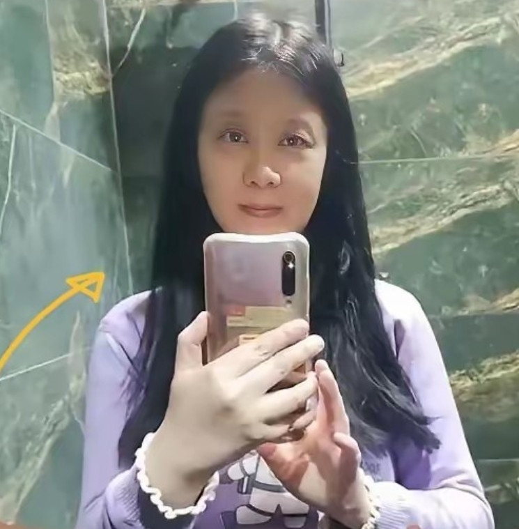 今天跟我妹聊起了木子美，她竟然不知道这个大名鼎鼎的初代网红。也是，木子美走红网