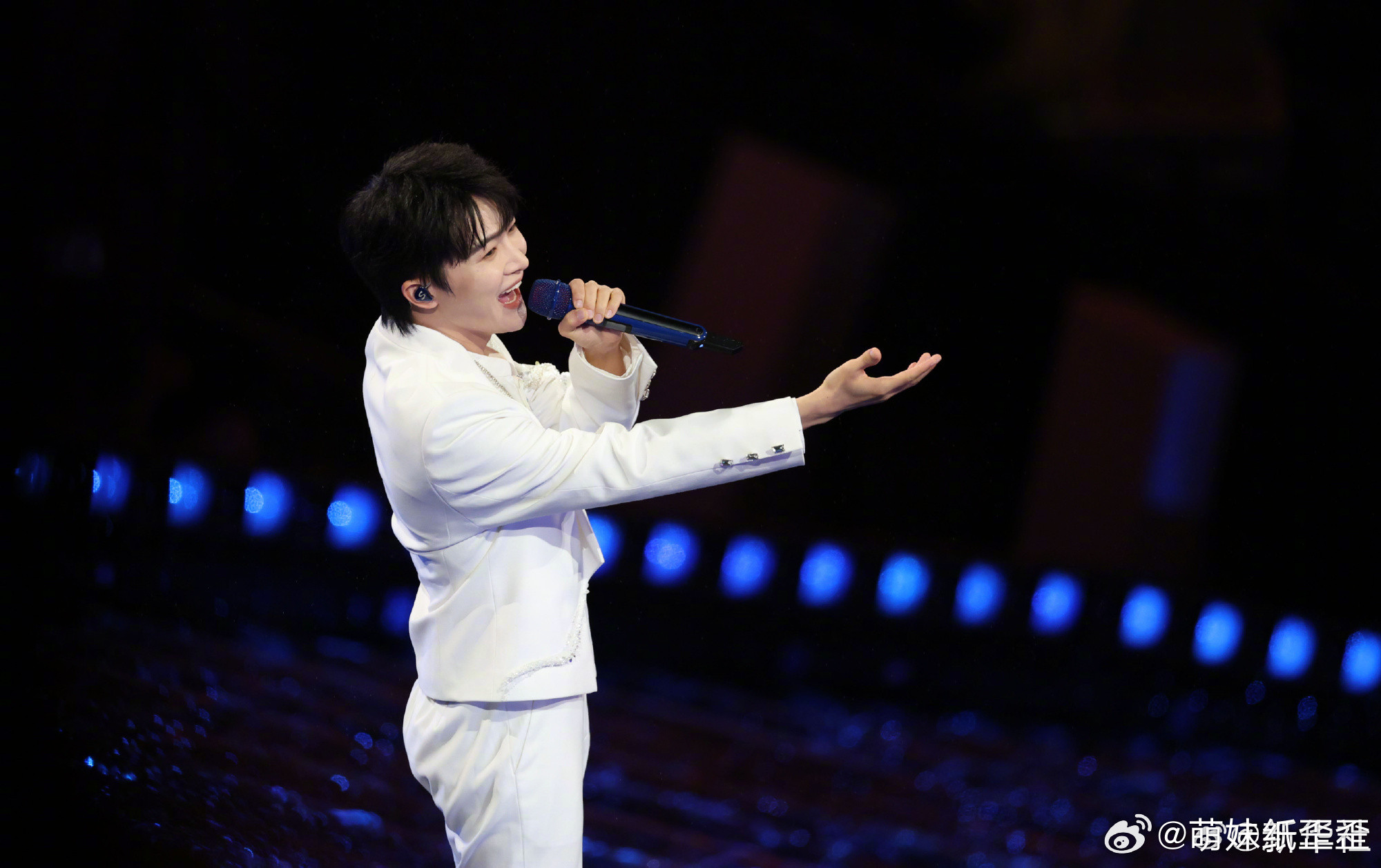 来了！跟着周深学说话！！新华社镜头下的周深周深一开口就秒懂天海一心了周深好听周