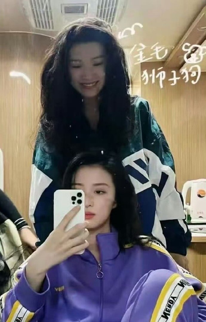 卢昱晓和王楚然早期合照，她们竟然这么早就认识​​​​