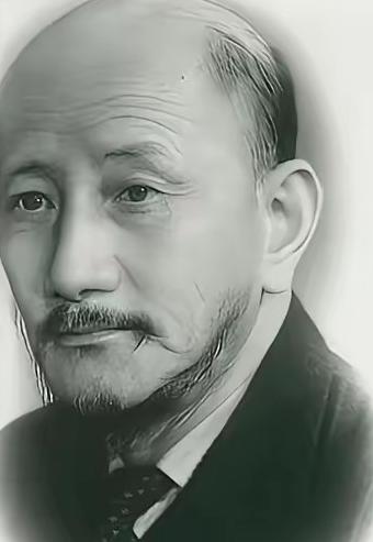 袁家融（1904—1996）天津人。袁克定的独生子，袁世凯的嫡长孙。谁能想到，这