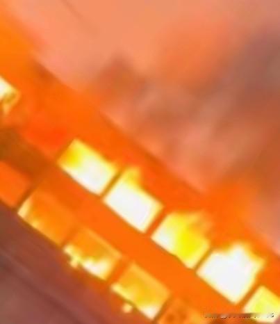 泉州家具厂烈焰焚天，消防员彻夜死守！最暖消息传来：无一人伤亡昨晚（10月3